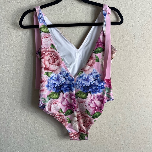 Posh Peanut Floral One Piece Tie Strap Size Small - Picture 4 of 5
